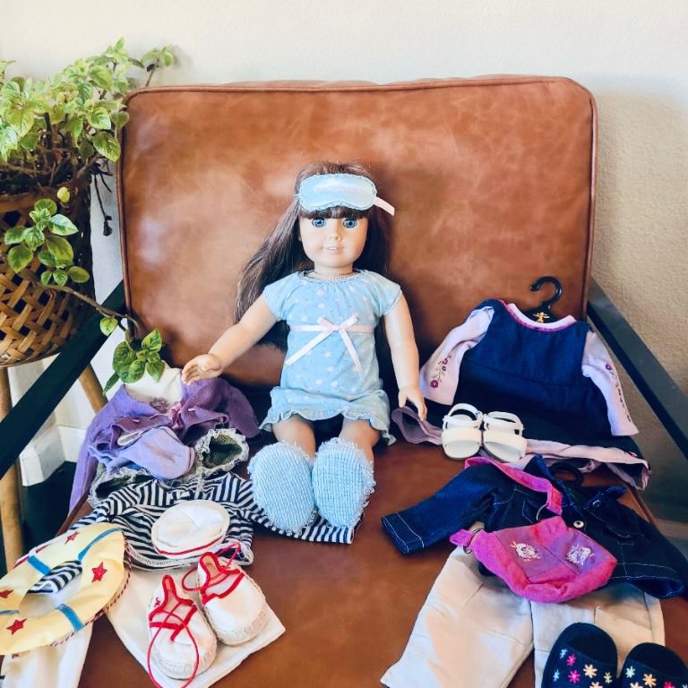 American girl today BUNDLE (doll + all clothes and accessories featured!)